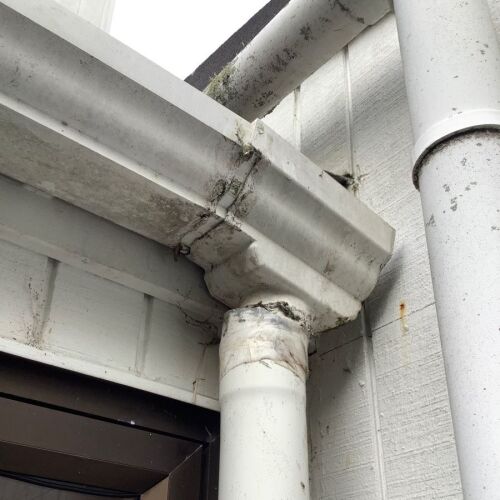 gutter leaking gutter leaking